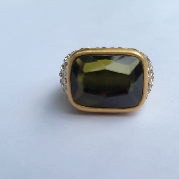 Lia sophia gold ring with green stone surrounded with diamonds - Picture 2 of 4